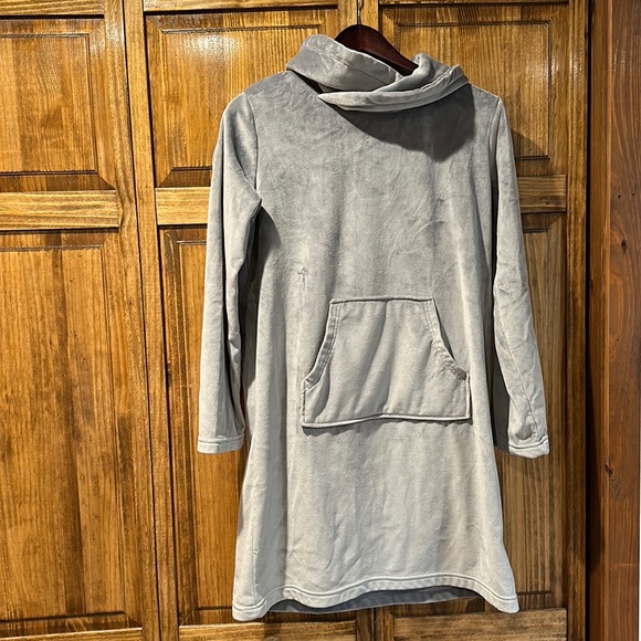 Softies snuggle lounger in light grey velour - Picture 1 of 3